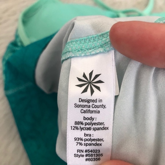 Athleta Harmonious green ombre athletic tank - Picture 5 of 9